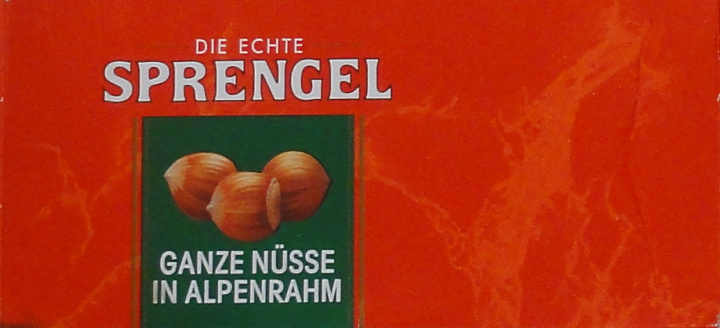 Sprengel ganze nusse in alpenrahm.jpg